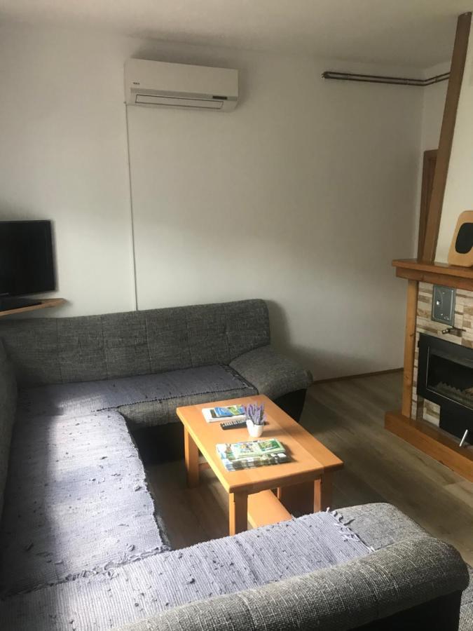 Guest House Josipovic Korenica Bagian luar foto