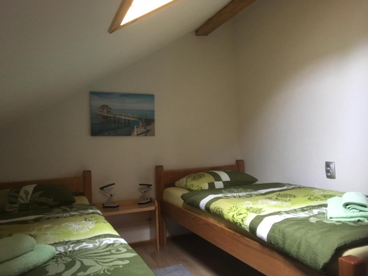 Guest House Josipovic Korenica Ruang foto